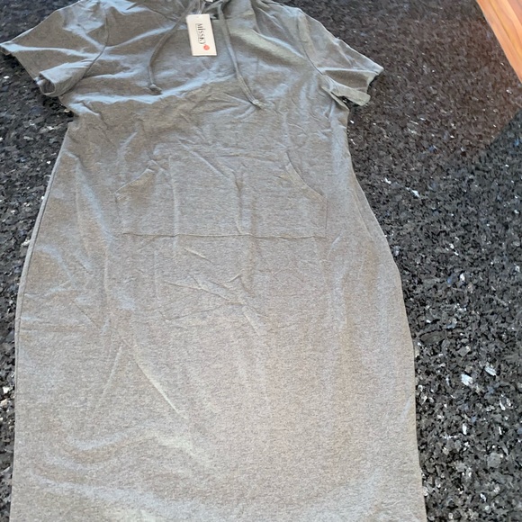 Hooded mini short sleeve dress - Picture 3 of 8